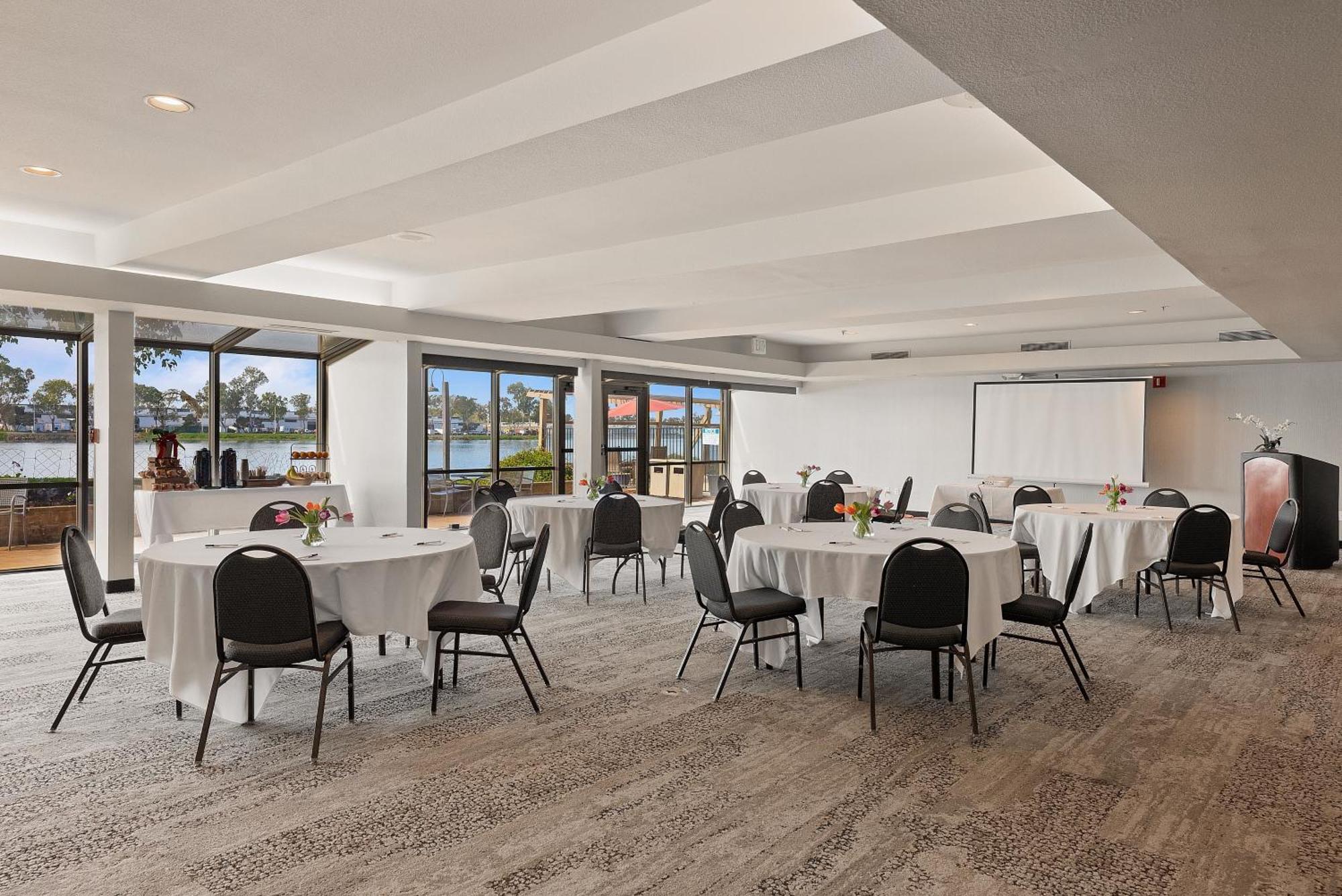 Executive Inn & Suites Окленд Екстер'єр фото